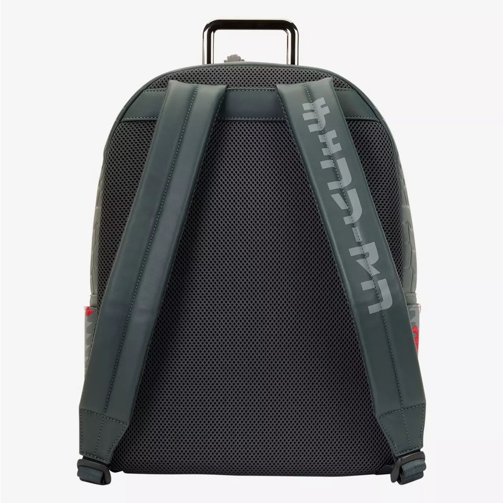 Loungefly Chainsaw man backpack NWT - Picture 2 of 5